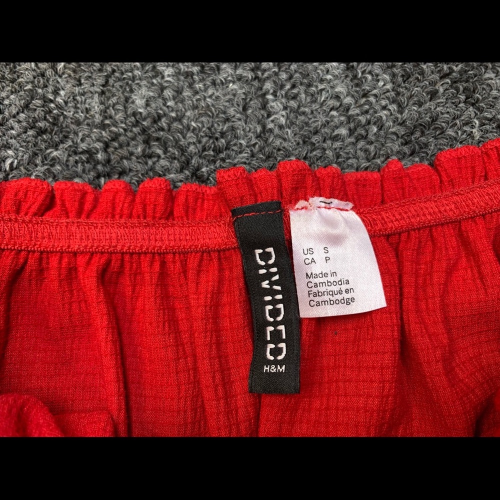 Ruffle crop top - Picture 2 of 2